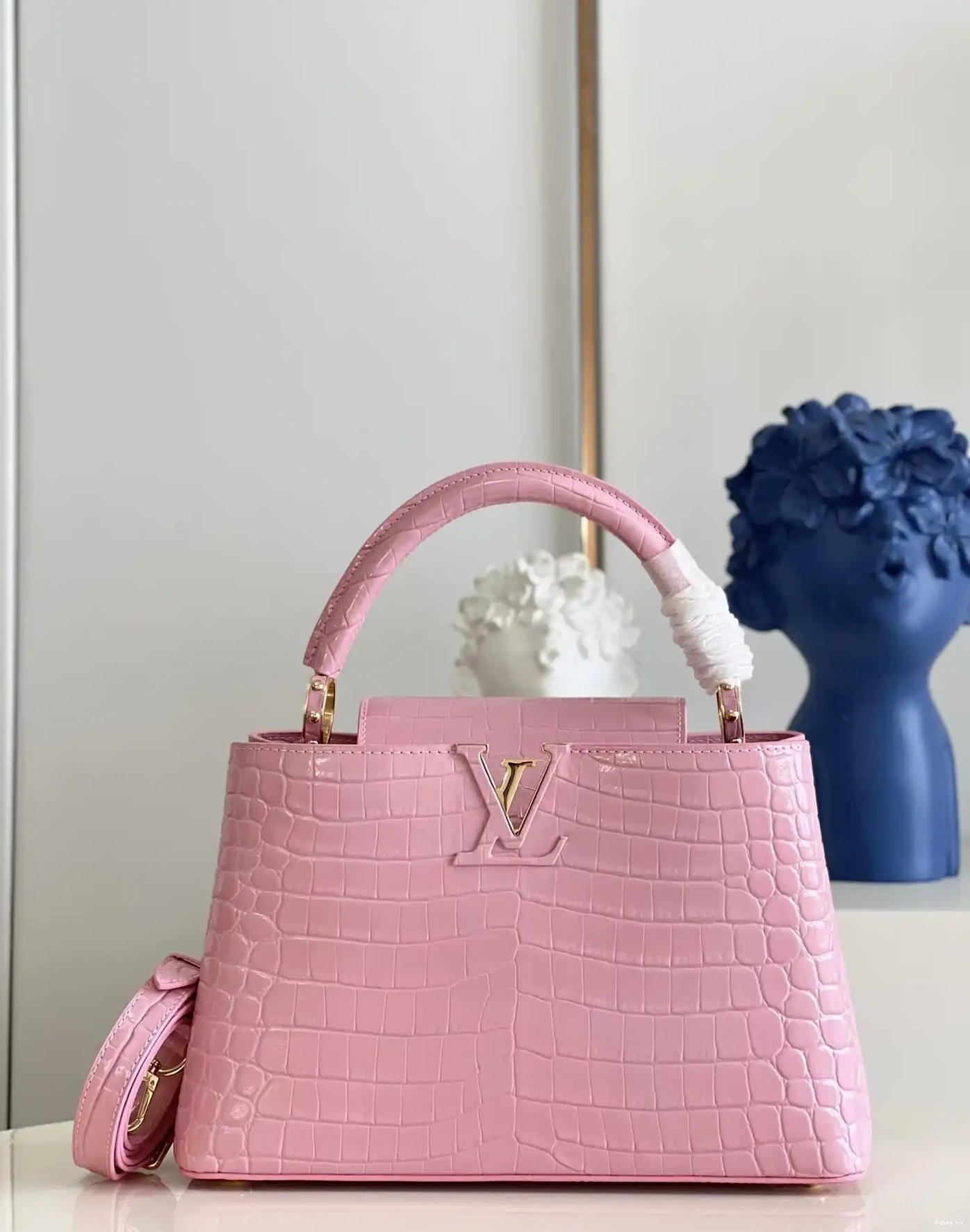 VUITTON CAPUCINES MM LOUIS 0629